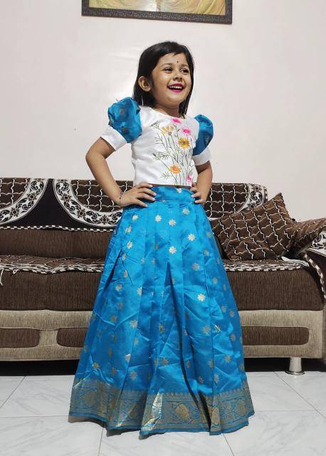 kids lehenga choli silk Children clothing warehouse in Ahmedabad